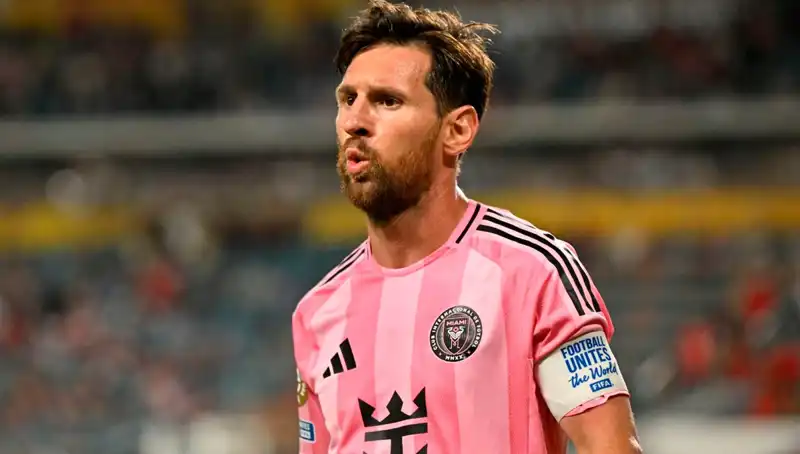 Lionel Messi, Yeni Takımında Beraberliğe İmza Attı: Direkten Dönüşün Hikayesi