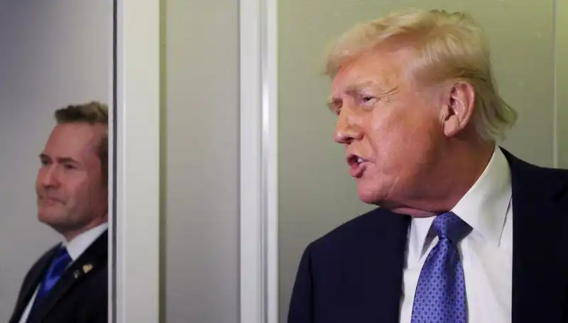 Trump'ın Şaşırtan Kararı: Mike Waltz Görevden Alındı, Gizli Planlar Ortaya Çıktı