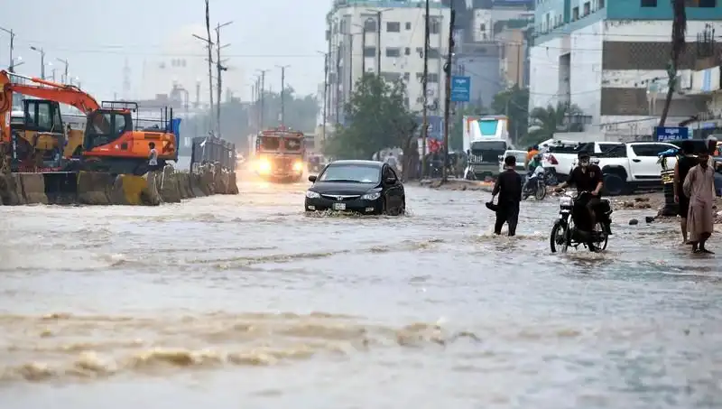 Pakistan'da Muson Yağmurları Felaketi: Can Kaybı Artıyor, 785'e Ulaştı