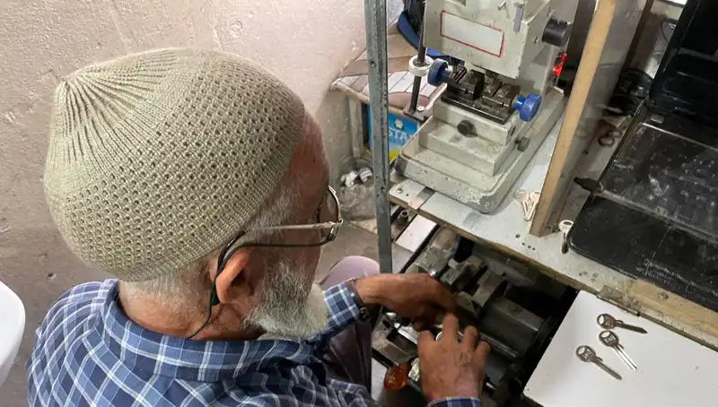 28 Yılda 4 Metrekarelik Dükkanda Hayallerini Gerçekleştirdi