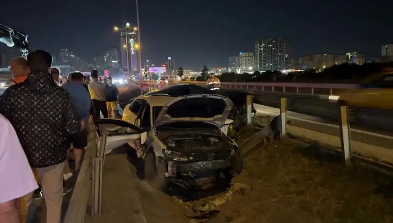 İki Otomobil Yol Ayrımında Facia Yaşadı: Makas Atma Sonrası Kaza