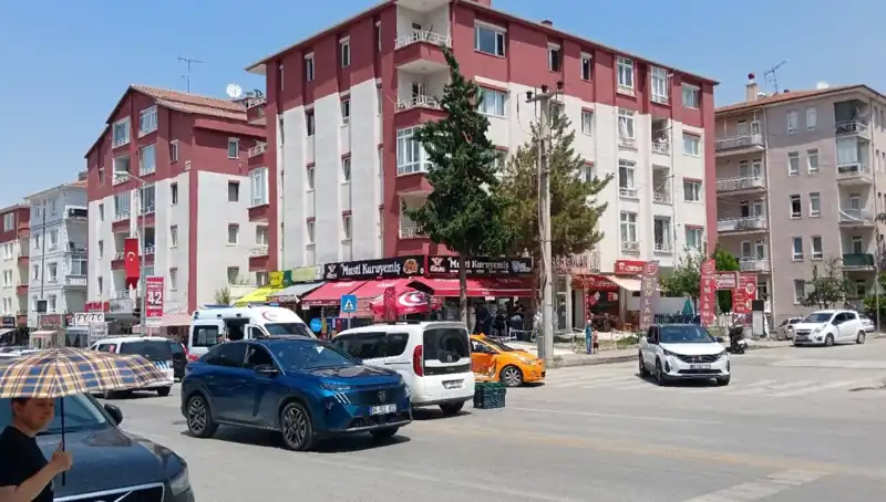 Taksi ile Otomobil Çarpıştı: Kazanın Sebepleri ve Sonuçları Neler?