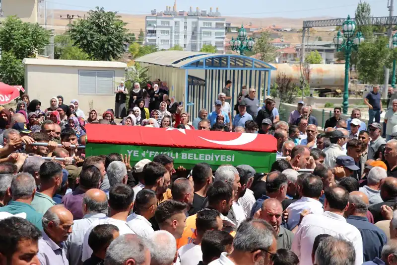 MHP'li Belediye Başkanı Son Yolculuğuna Uğurlandı: Şehir Yasını Tutuyor