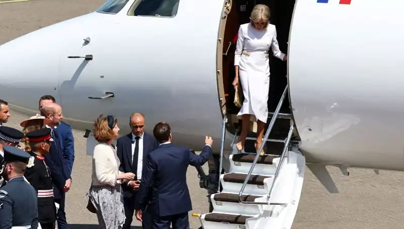 Fransa’da Kriz: Macron Çifti Arasındaki Buzlar Eritilmiyor