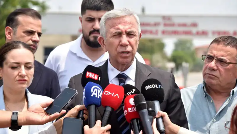 Mansur Yavaş, Muhittin Böcek’i Ziyaret Etti: İşbirliği Mesajları Verildi