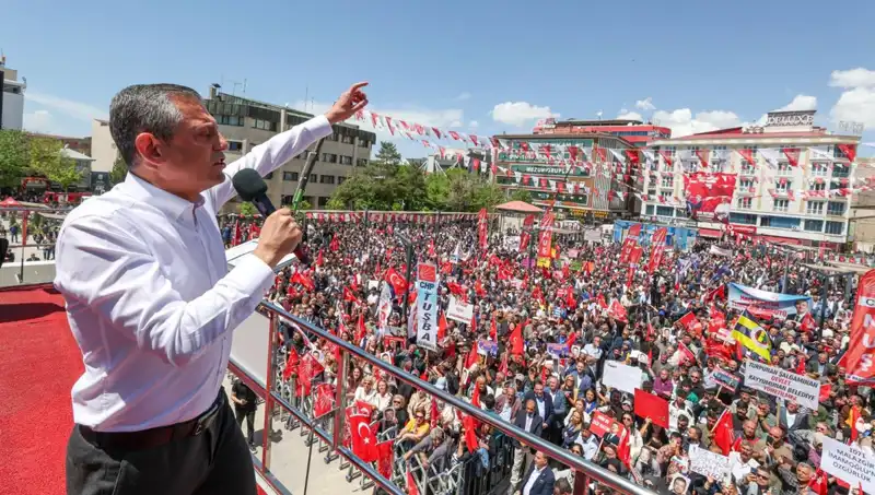 Özgür Özel: "Örgütün Silah Bırakması İçin Sonuna Kadar Destek Veriyoruz"