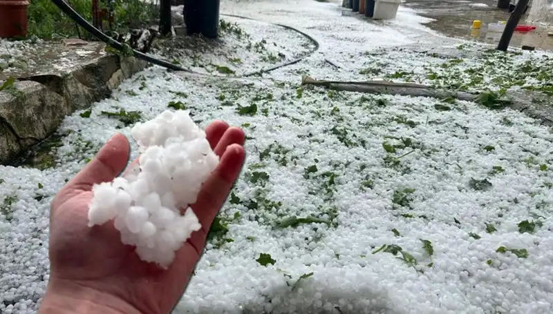 Haziran’da Yağan Dolu, Şehirleri Beyaza Bürüdü ve Sürpriz Yarattı