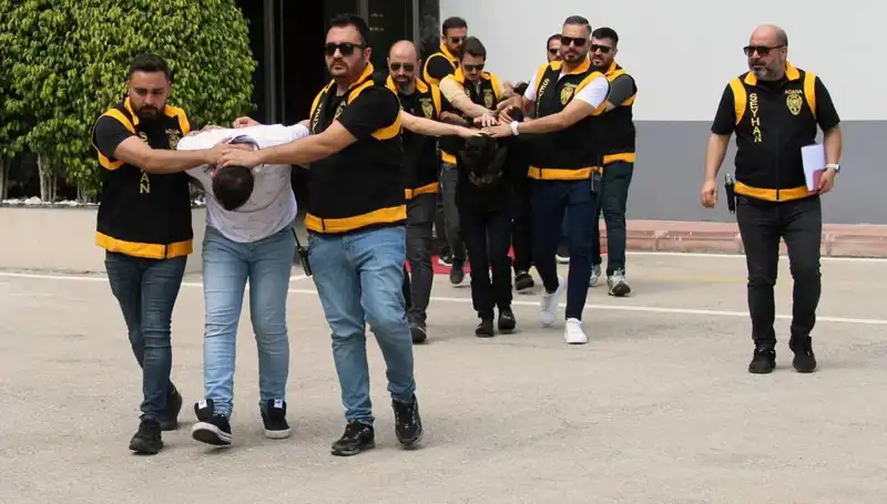 İş Adamının Sevgilisinden Gelen 'Sıradışı' Tuzak: Dövülüp Parasına El Koydular!
