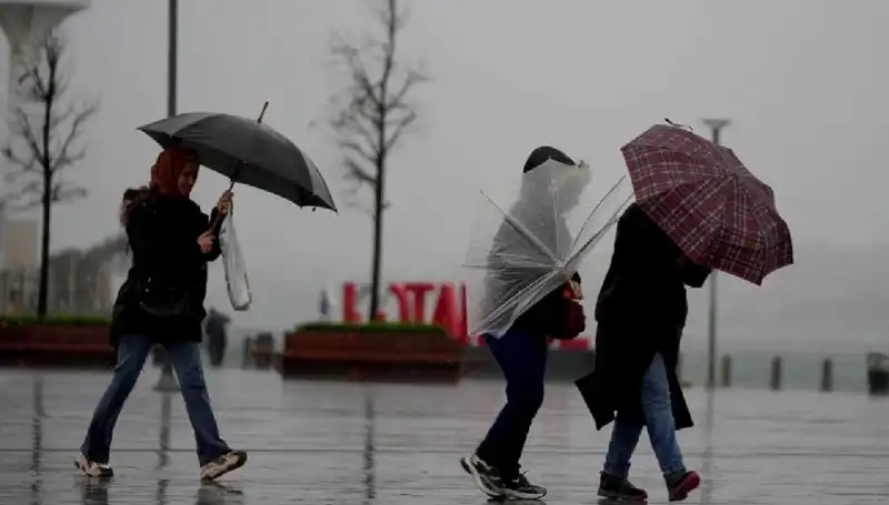 İki Bölgede Kuvvetli Sağanak Yağış Uyarısı: Hazırlığınızı Yapın!