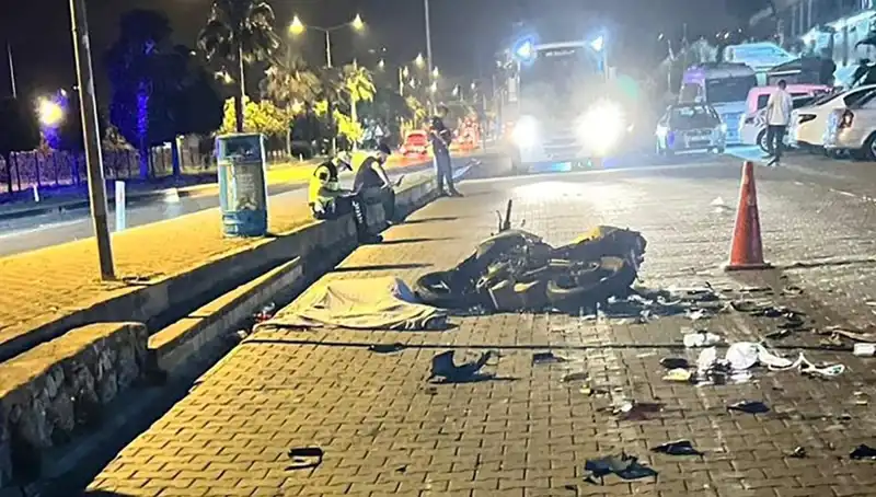 Alanya'da Yürekleri Ağıza Getiren Motosiklet Kazası: Bir Hayat Kayıp