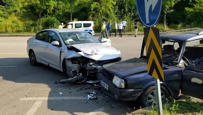 Görele'de Feci Kaza: Sürücü Araç Camından Fırladı, Ayrıntılar Şok Edici
