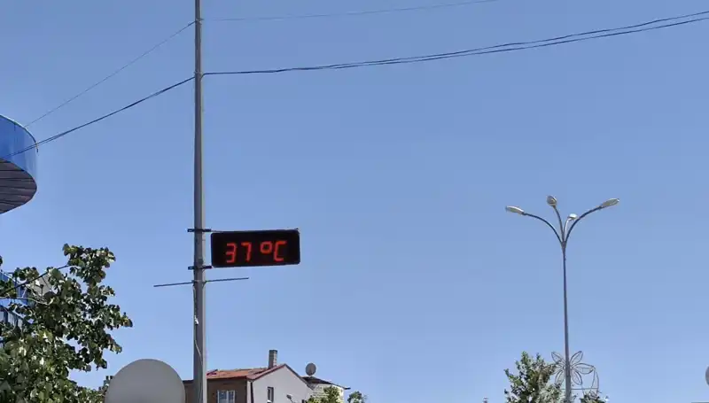Termometreler Yükseliyor: İlçede 38 Dereceyi Gördük!