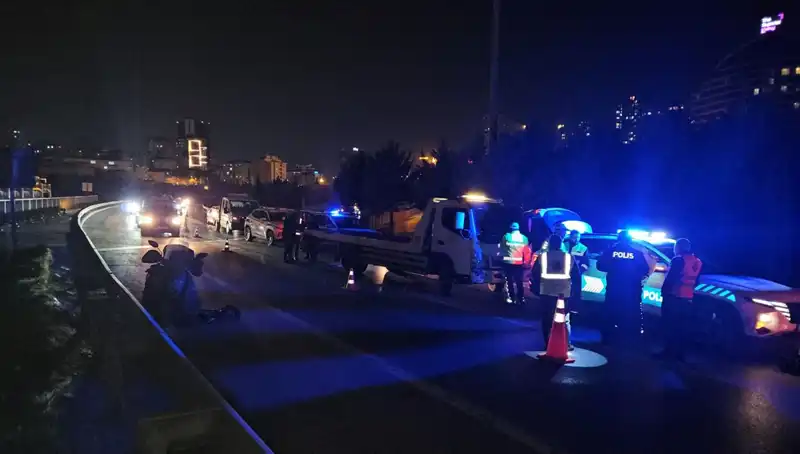 TEM Otoyolu'nda Şok Edici Kaza: Yatan Kişi Metrelerce Sürüklendi