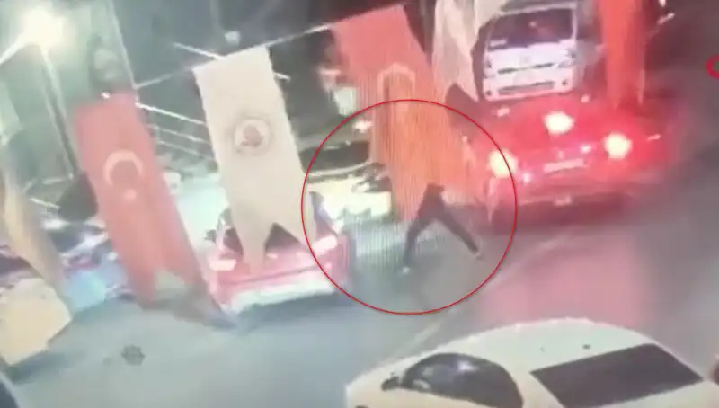 Kağıthane'de Sokak Ortasında Cinayet: Kurşun Yağmurunu Aşan Genç Hayatını Kaybetti