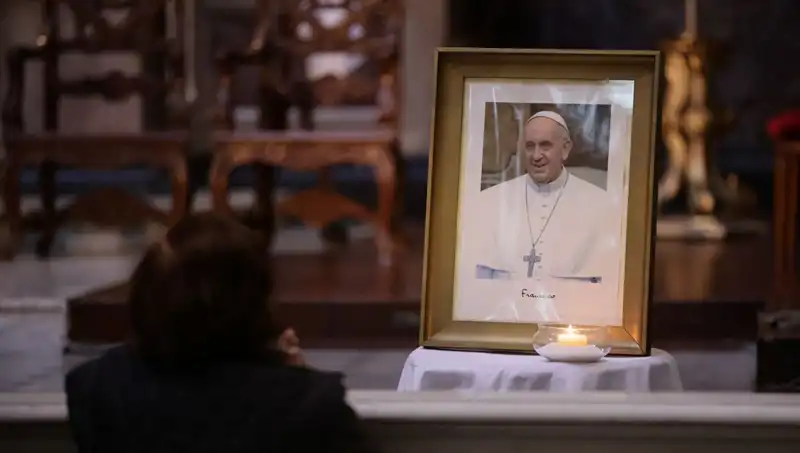 Papa Francis'in Vasiyeti ve Cenazesi Hakkında Bilinmeyen Detaylar Açıklandı