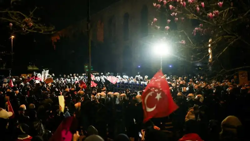 Gazetecilere Gösteri Sırasında Tahliye Kararı: Gözaltına Alma Protestoları