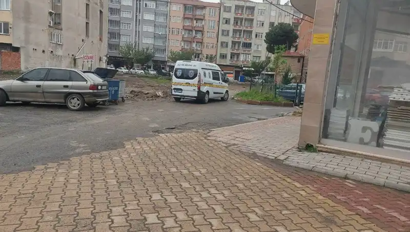 4. Kattan Düşen Kadın Hastaneye Kaldırıldı, Hayati Tehlikesi Var