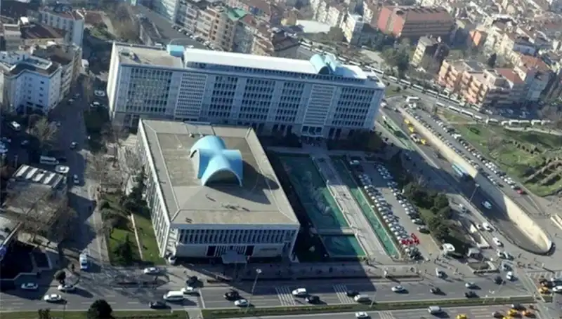 İBB Soruşturmasında 'Enderun' WhatsApp Grubu Mesajları İnceleniyor