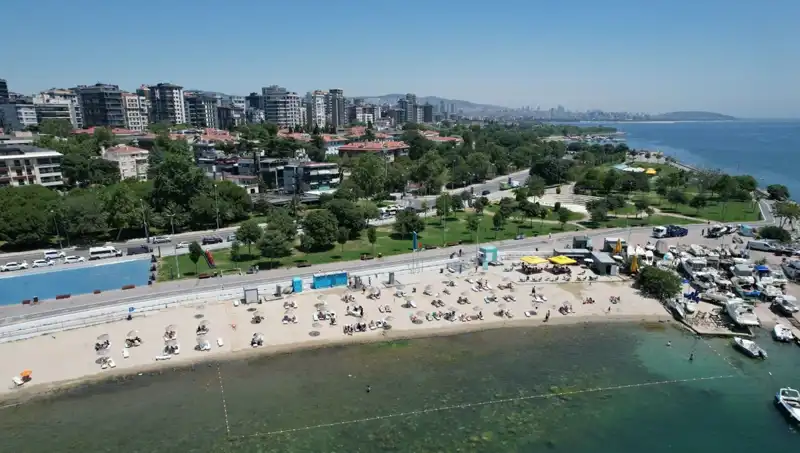 İstanbul Sıcak Hava Dalgası: Caddebostan Sahiline Yoğun İlgi