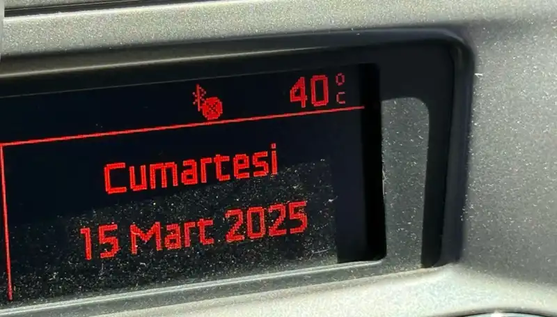 Adana'nın Kavrulduğu Sıcak Yaz: Termometreler 40 Dereceyi Aştı!