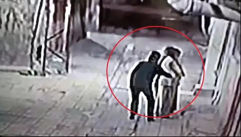 İstanbul'da Kapkaççılara Şok Operasyon: Polisi Pazarcı ve Simitçi Kılığına Girdi