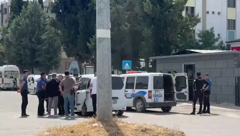 Adliye Önünde Korkunç Kavga: 5 Yaralı, 7 Gözaltı!