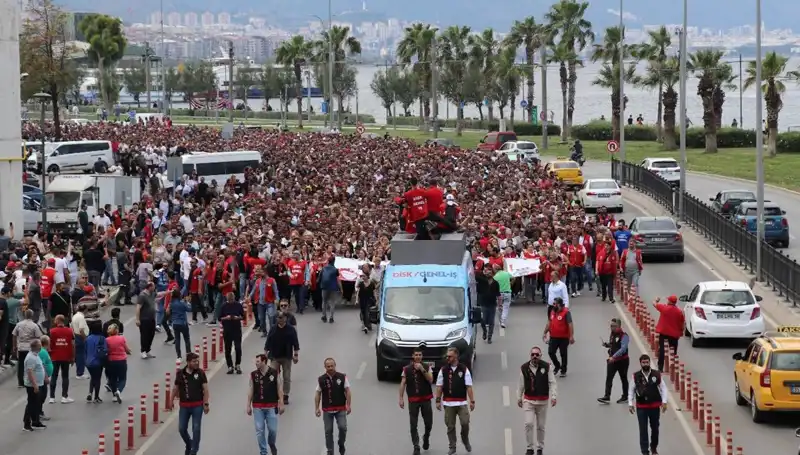 İzmir’de Grev Krizi: 4. Gününde İşçiler Direnişe Devam Ediyor