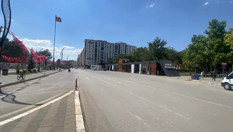 Elazığ'da Sokaklar Huzur İçin Boş Kaldı: Nedenleri Merak Ediliyor!