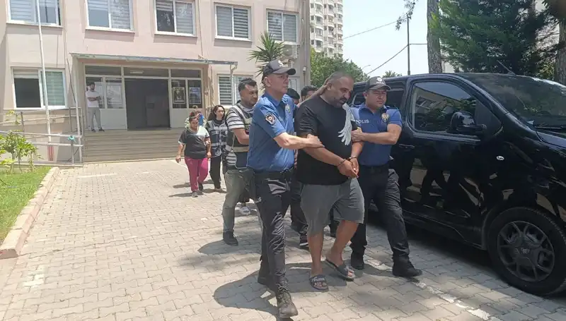 Adana'da Dolandırıcılık Operasyonu: 4 Kişi Tutuklandı, Şoke Eden Detaylar Ortaya Çıktı!